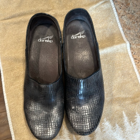 Worn twice. Dansko Clogs - size 42. - Picture 1 of 6